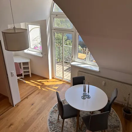 Loft With Balcony In 公寓 *
